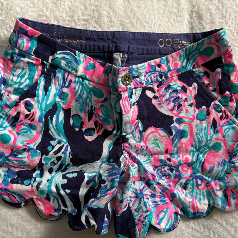 Lilly Pulitzer Bundle: Size 00 Buttercup & Pineapple Embroidered Shorts - Picture 3 of 5